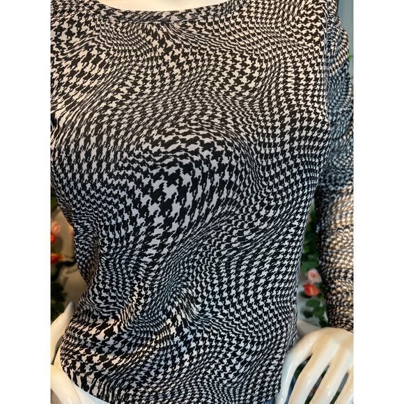Crave Fame Asymmetrical Abstract Print Mesh Stretch Top Black size Large RefFNB - Picture 10 of 10